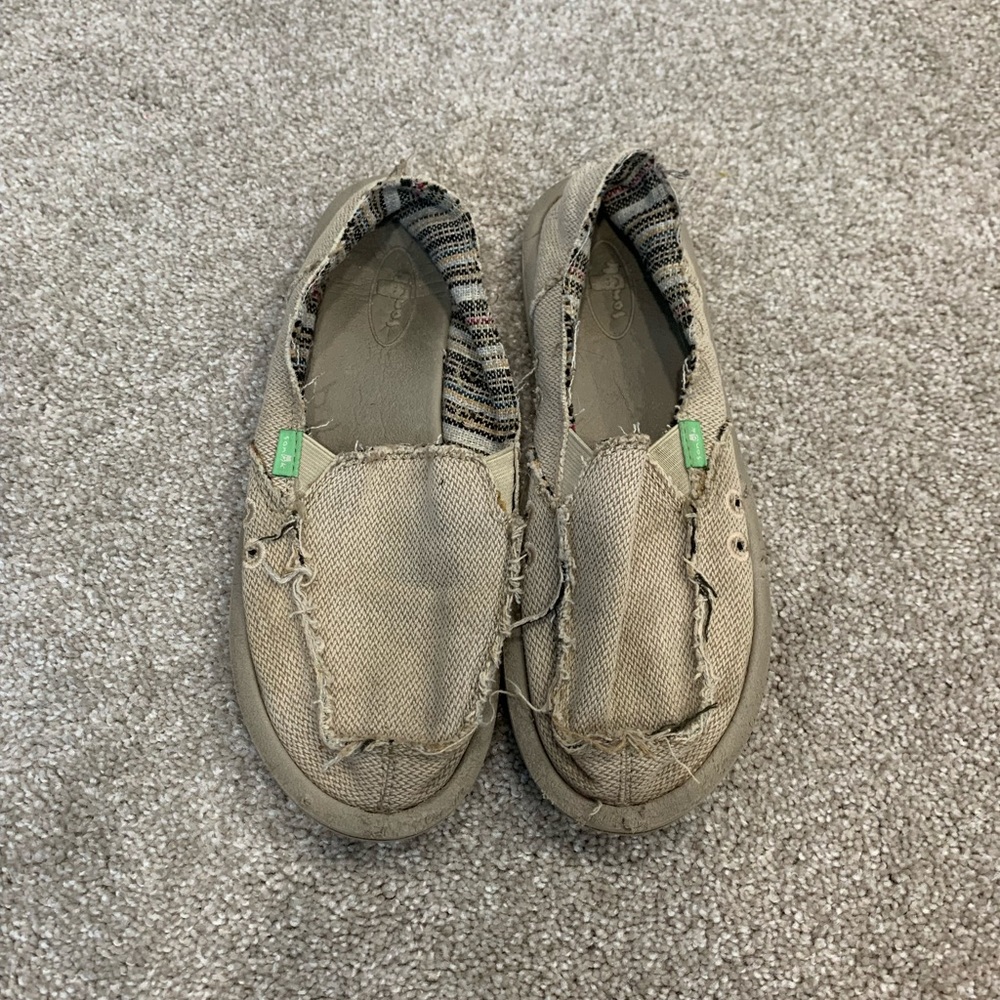 Sanuk Donna Women’s slip on shoe tan